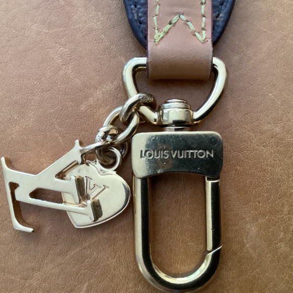 Louis Vuitton LV Cherished Tab Key Holder - Picture 7 of 7